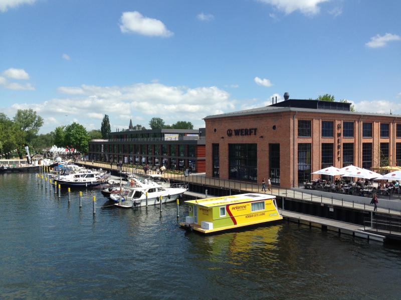 IFE Ingenieurbüro für Elektrotechnik GmbH - Ingenieurbüro / Fachplanungsbüro - Projekte - Referenzen - Wasserwanderrastplatz Packhofufer an der Werft Brandenburg in Brandenburg an der Havel.